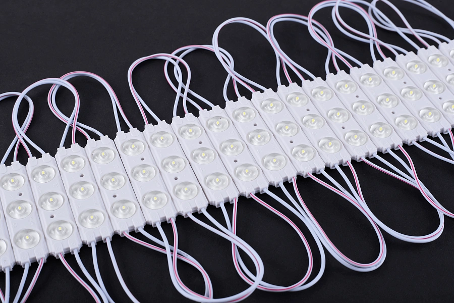 Светодиодный линзованный модуль Byled SMD2835, 1.5W, 175°, 12V, Цвет: Холодный белый 9000К